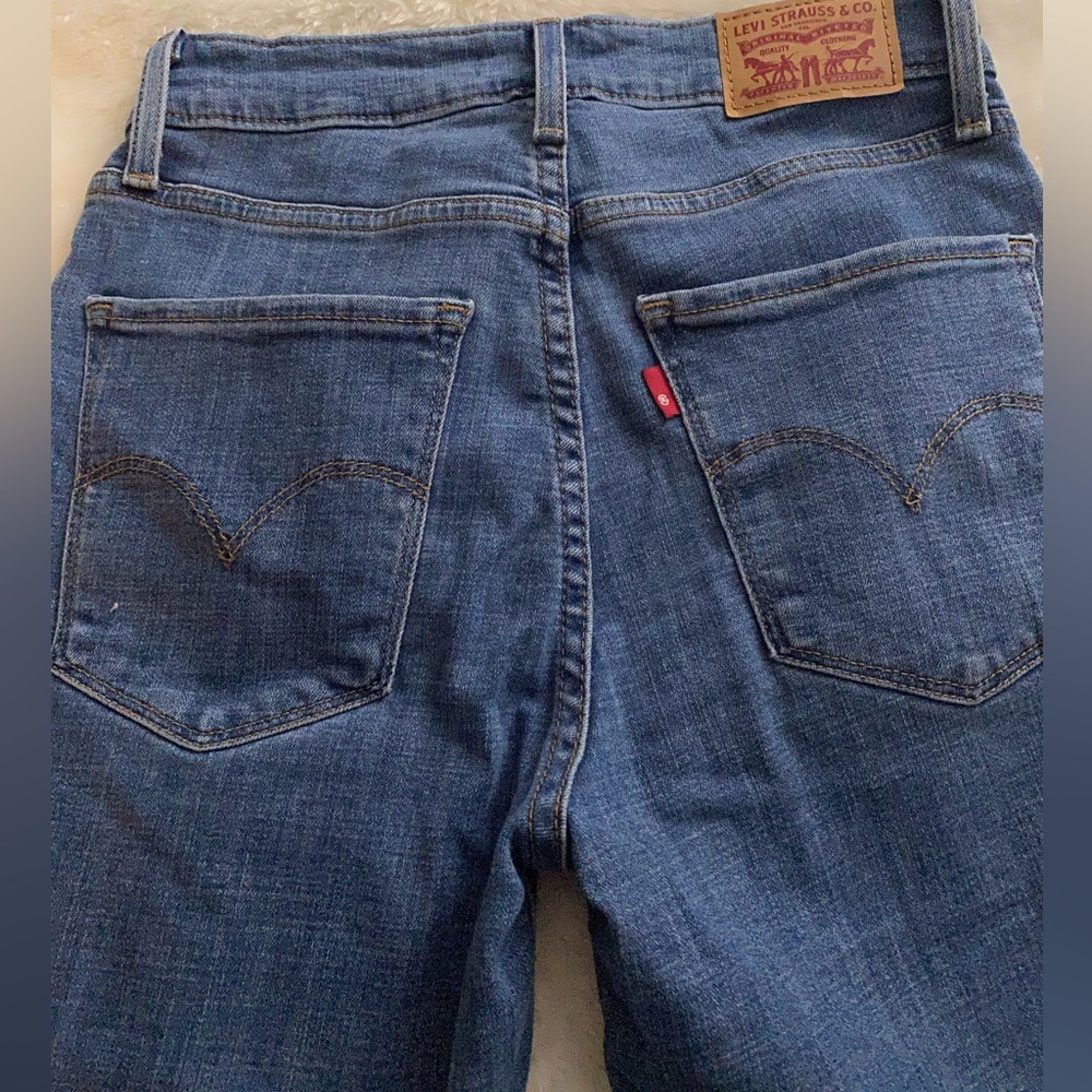 Women’s Levi’s jeans, size 26